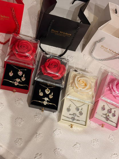 Çekmeceli Güllü Kutuda 4 lü Set