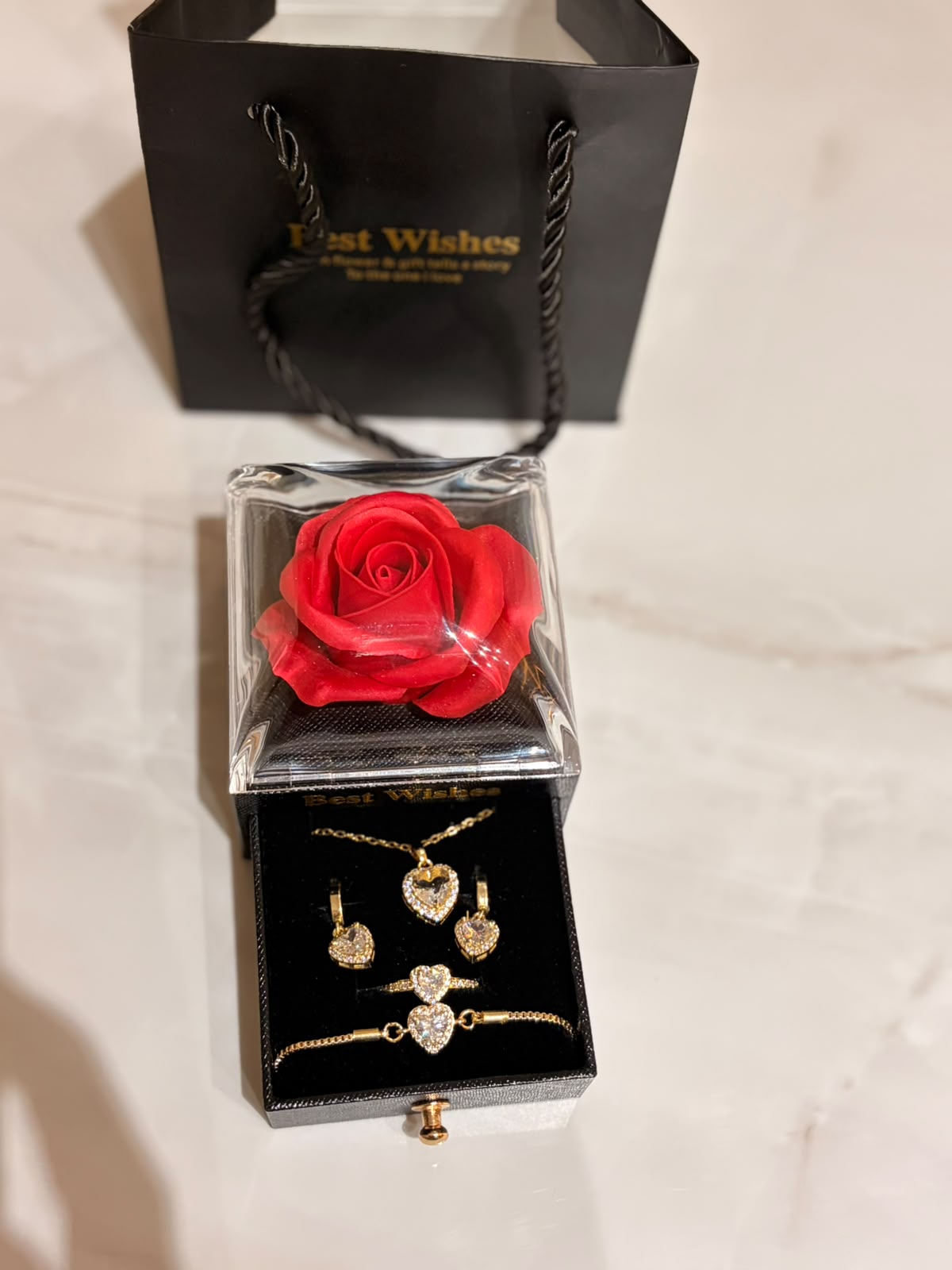 Çekmeceli Güllü Kutuda 4 lü Set