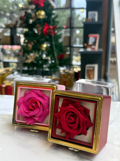 GÜL DETAYLI KUTUDA CİDDİ İLİŞKİ YÜZÜĞÜ