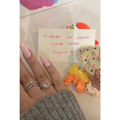 KİNDER JOY SÜRPRİZ YUMURTA