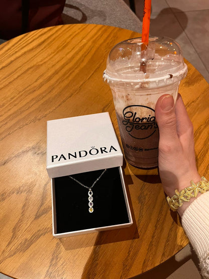 Pandora Kutusu ve Çantasında Y tasarım kolye